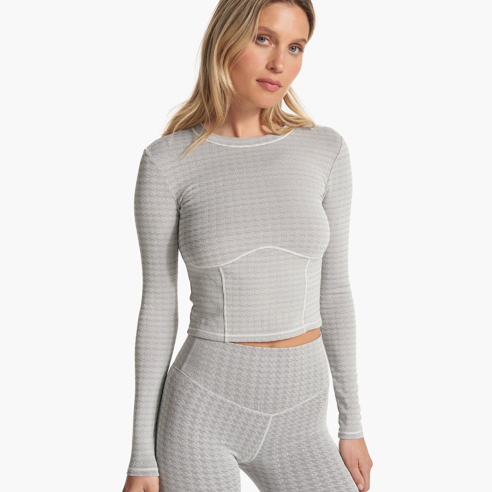 VUORI NWT Textured Chilled Out Top